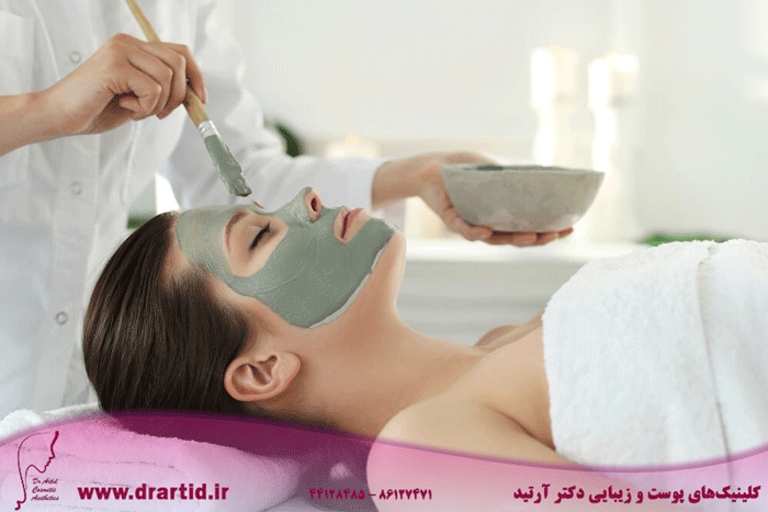 woman receiving beauty treatment skin care 1 - چرا فشیال مهم است؟!